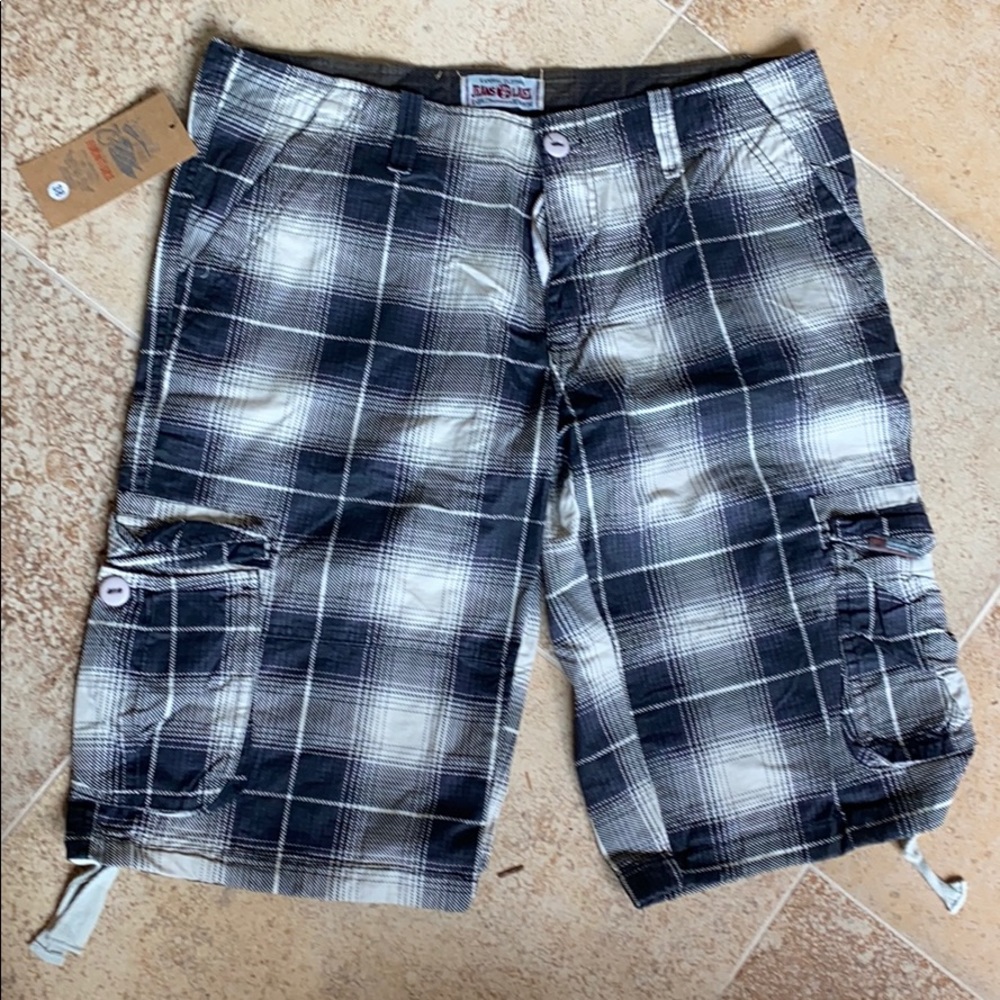Men’s cargo shorts